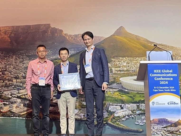 Prof Alex Yu Winning 2024 IEEE Communication Society (ComSoc) Asia-Pacific Outstanding Young Researcher Award