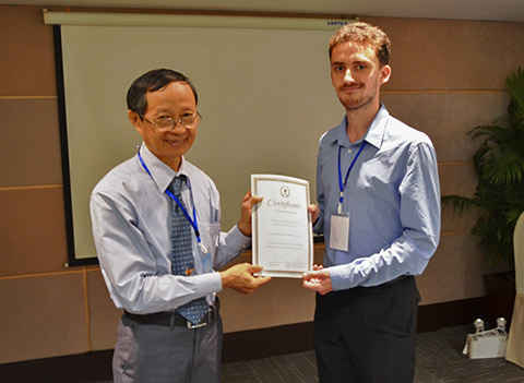 PhD Student Winning Best Presenter Award at DMCIT 2017