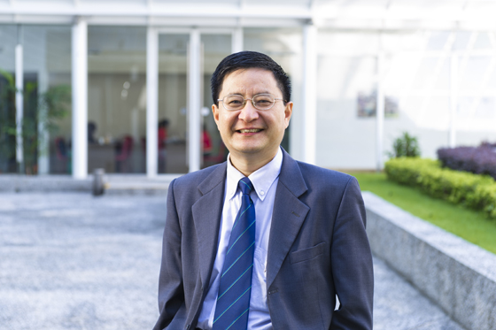 Prof Hong Yan